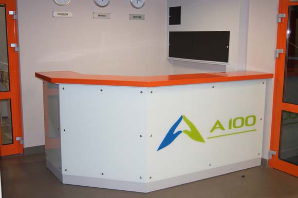 Стойка администратора угловая